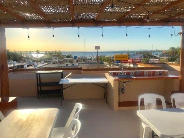 Hermoso Edificio Ubicado A Pocas Cuadras Del Malecon De La Paz Bcs Exterior photo